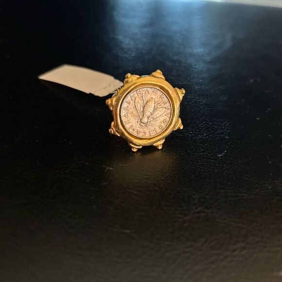 - - - - Susan shaw bee ring - Picture 3 of 6